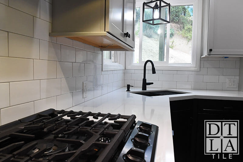 Backsplash and Countertop Kitchen Design 90032