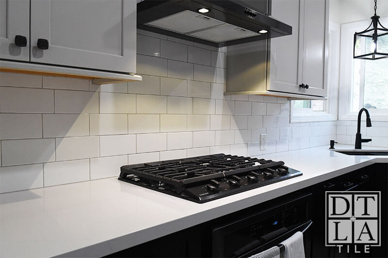 Modern Kitchen with Quartz Countertop 90032